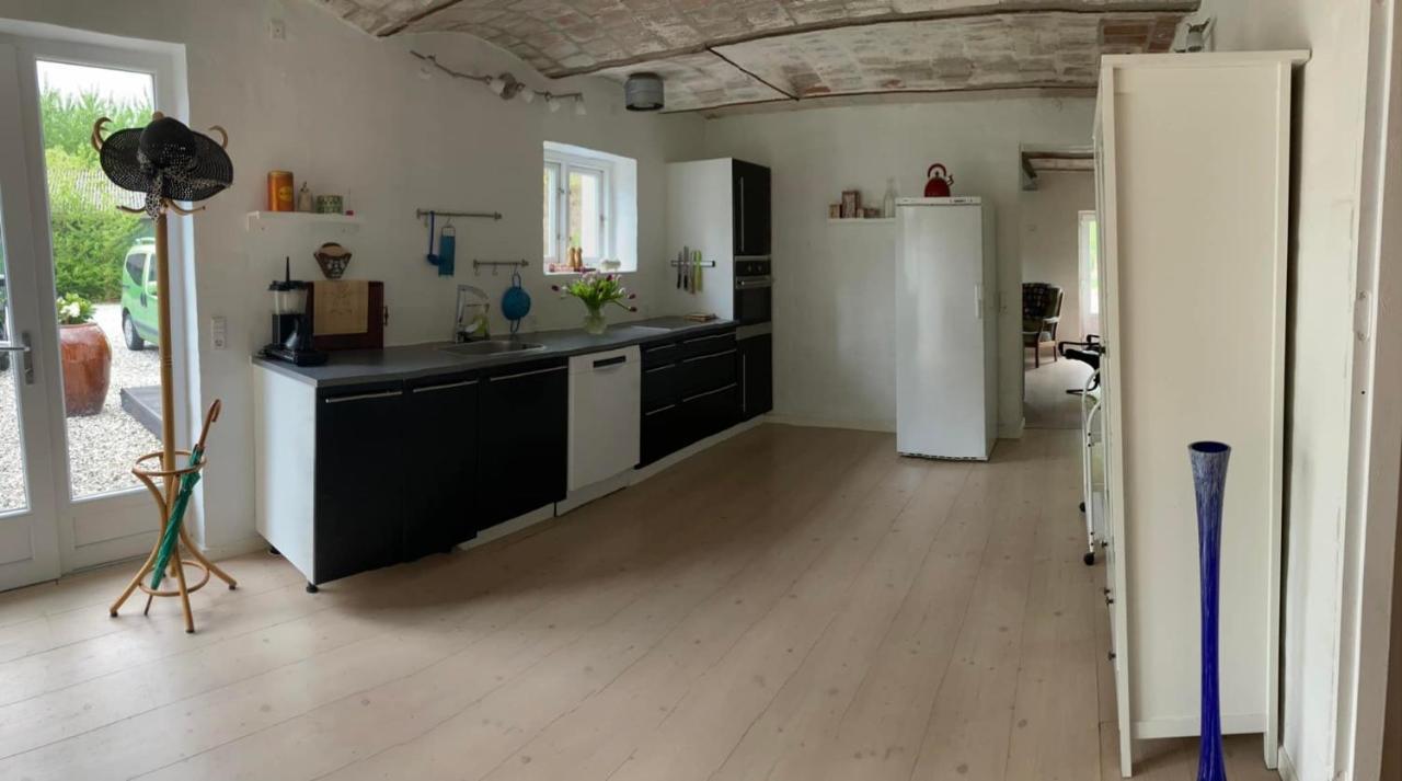 Under Regnbuen, Dit Fristed Pa Haervejen Them Exteriér fotografie